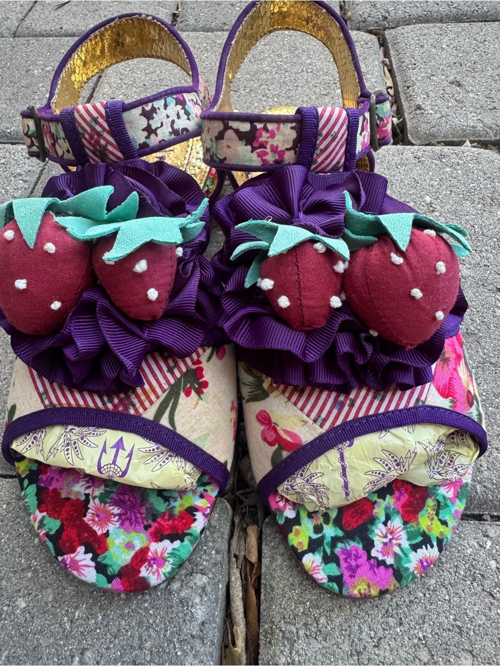IRREGULAR CHOICE Purple Strawberry Pom Sandals Size 6.5 - Picture 5 of 8